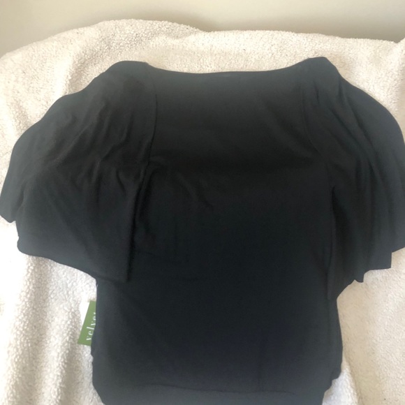 Black top with tag - Picture 6 of 6